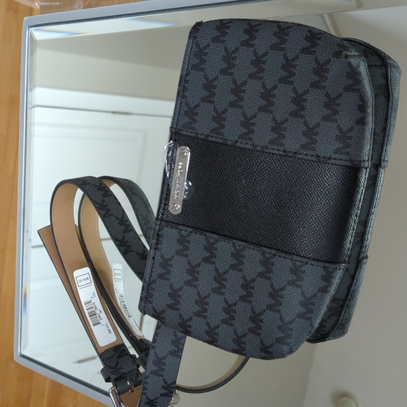 Micheal Kors waist bag - Picture 1 of 3